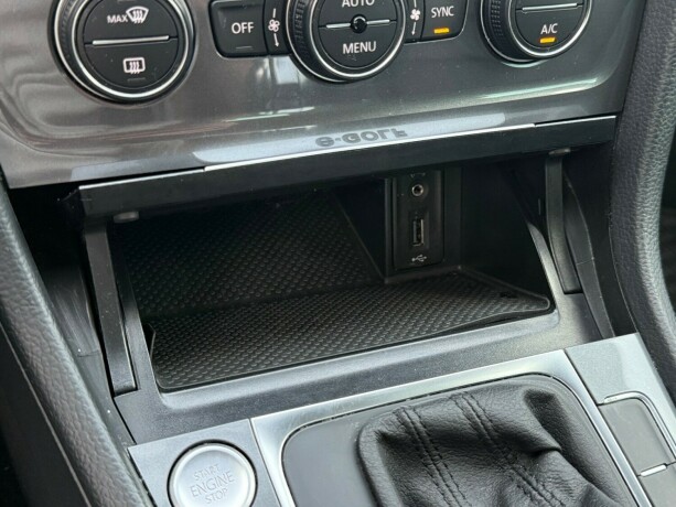 volkswagen-golf-elektrisitet-2015-big-23