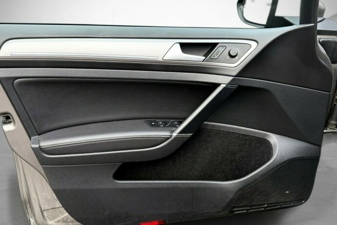 volkswagen-golf-elektrisitet-2015-big-15