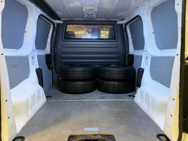 peugeot-e-expert-elektrisitet-2021-big-24