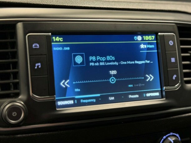 peugeot-e-expert-elektrisitet-2021-big-21