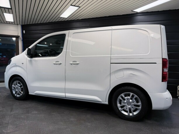 peugeot-e-expert-elektrisitet-2021-big-4