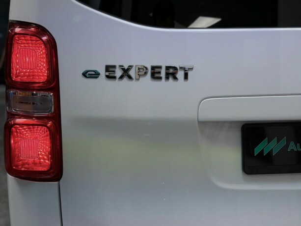 peugeot-e-expert-elektrisitet-2021-big-26