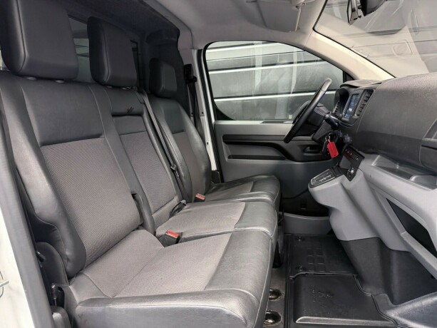 peugeot-e-expert-elektrisitet-2021-big-15