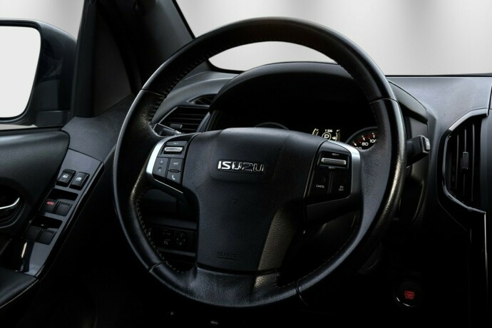 isuzu-d-max-diesel-2019-big-20