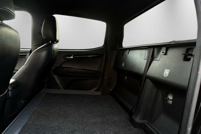 isuzu-d-max-diesel-2019-big-36