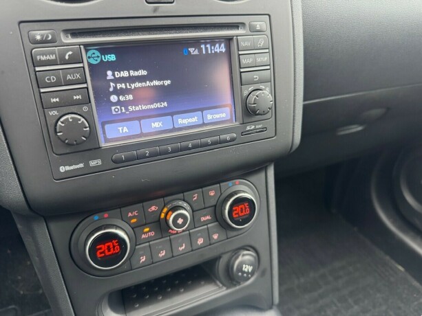 nissan-qashqai-bensin-2013-big-16