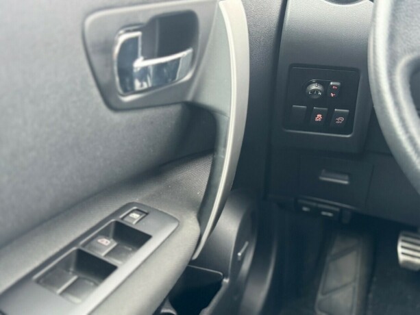 nissan-qashqai-bensin-2013-big-19