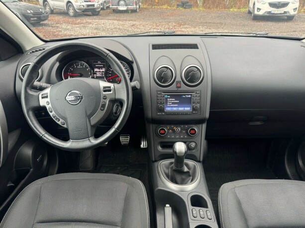 nissan-qashqai-bensin-2013-big-13