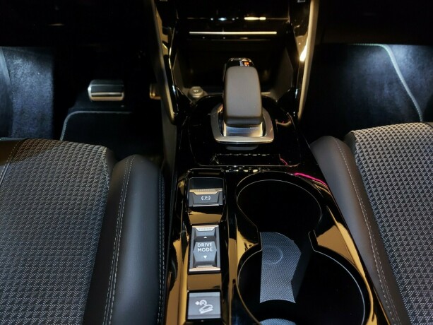 peugeot-e-2008-elektrisitet-2022-big-25