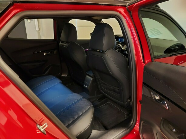 peugeot-e-2008-elektrisitet-2022-big-22