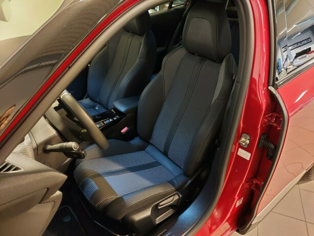 peugeot-e-2008-elektrisitet-2022-big-18