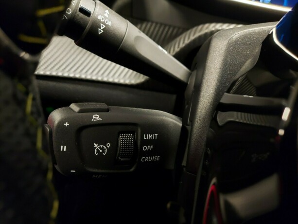 peugeot-e-2008-elektrisitet-2022-big-32