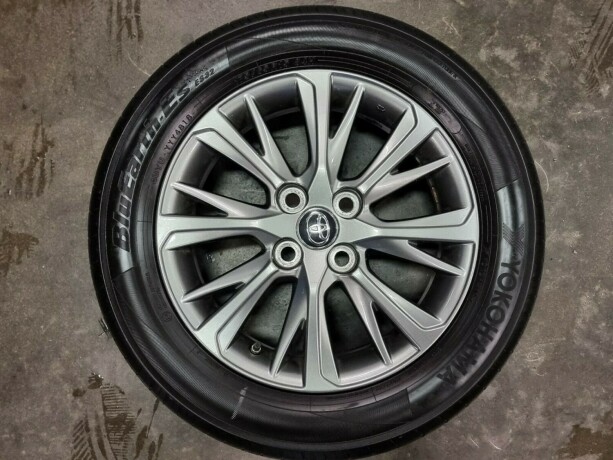 toyota-yaris-elektrisitetbensin-2016-big-26