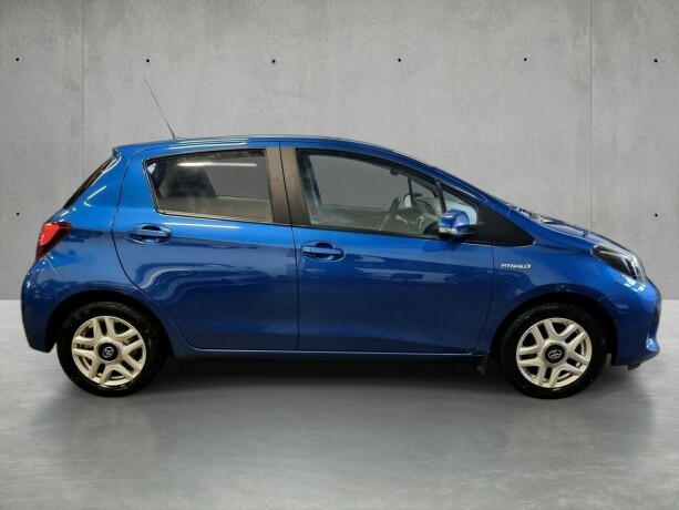 toyota-yaris-elektrisitetbensin-2016-big-4