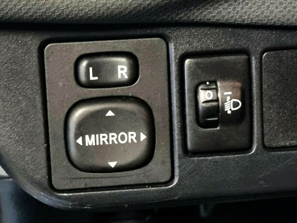 toyota-yaris-elektrisitetbensin-2016-big-22