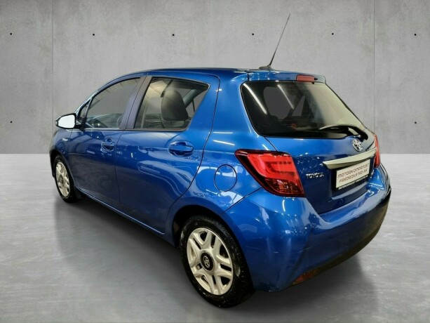 toyota-yaris-elektrisitetbensin-2016-big-5
