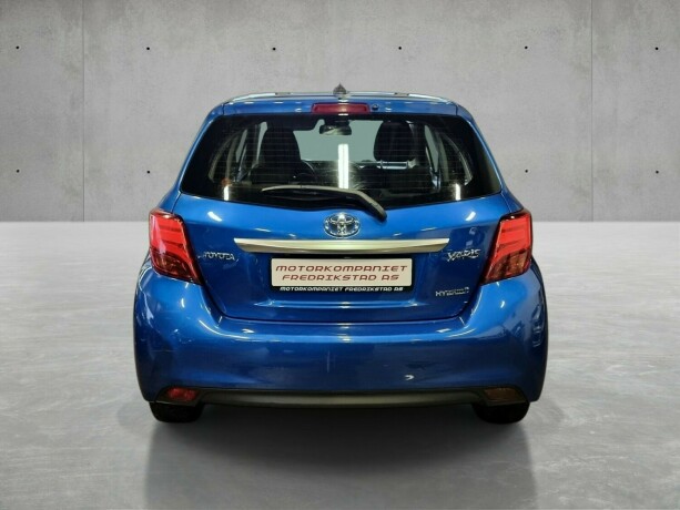 toyota-yaris-elektrisitetbensin-2016-big-6