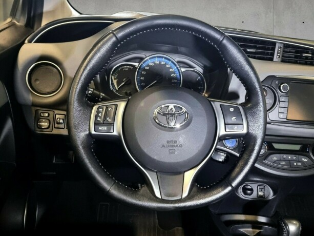 toyota-yaris-elektrisitetbensin-2016-big-10