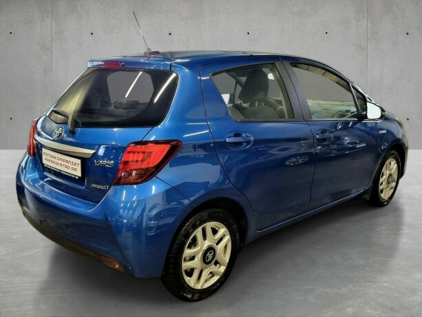 toyota-yaris-elektrisitetbensin-2016-big-7