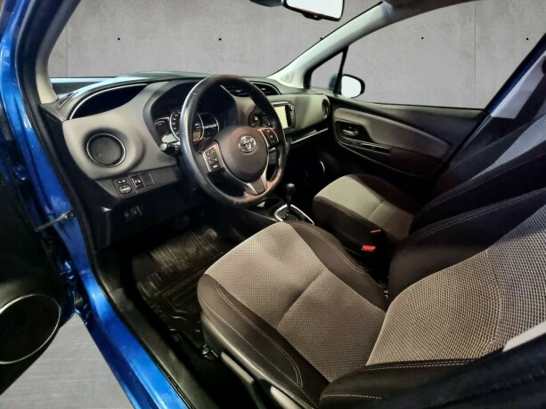 toyota-yaris-elektrisitetbensin-2016-big-16