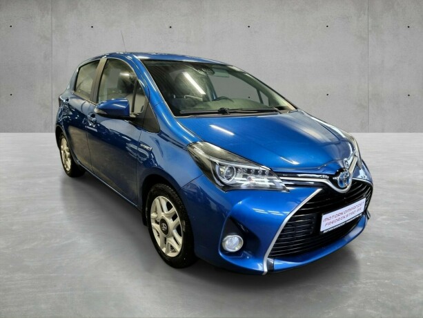 toyota-yaris-elektrisitetbensin-2016-big-1