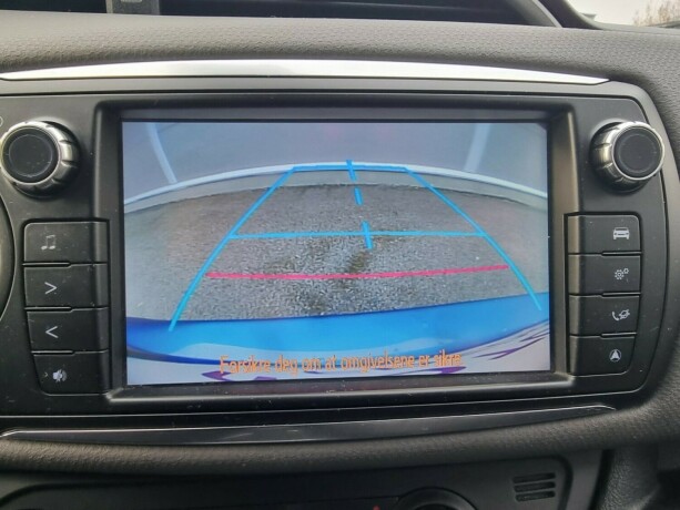 toyota-yaris-elektrisitetbensin-2016-big-15