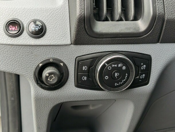 ford-transit-diesel-2020-big-21