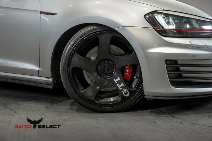 volkswagen-golf-bensin-2015-big-2