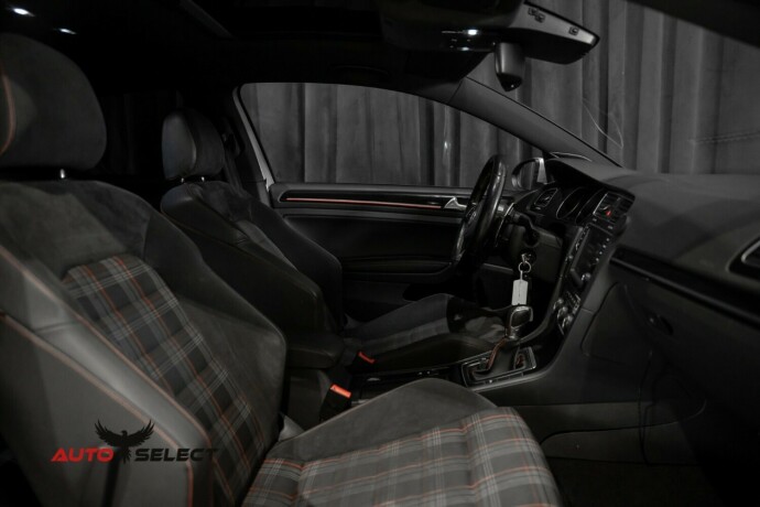 volkswagen-golf-bensin-2015-big-15