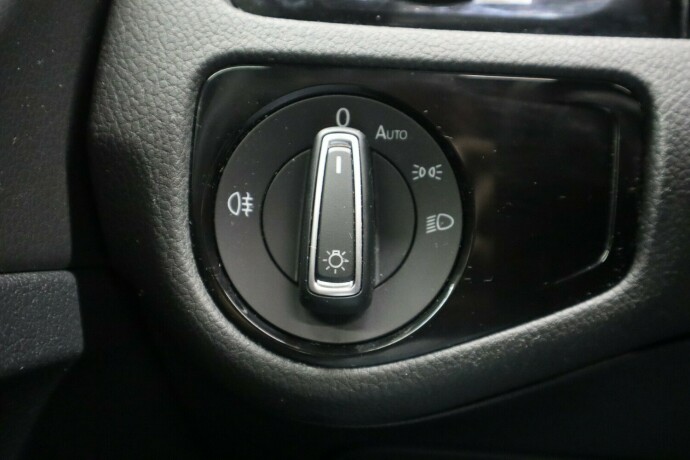 volkswagen-golf-bensin-2015-big-29