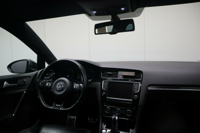 volkswagen-golf-bensin-2015-big-18