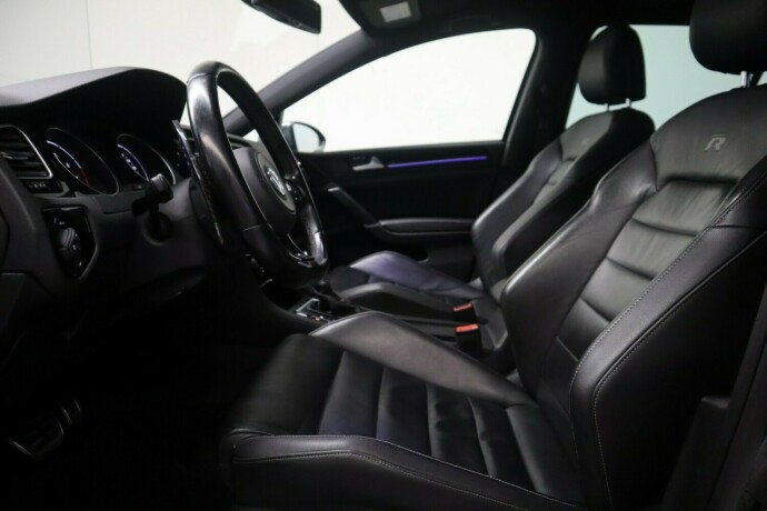 volkswagen-golf-bensin-2015-big-12