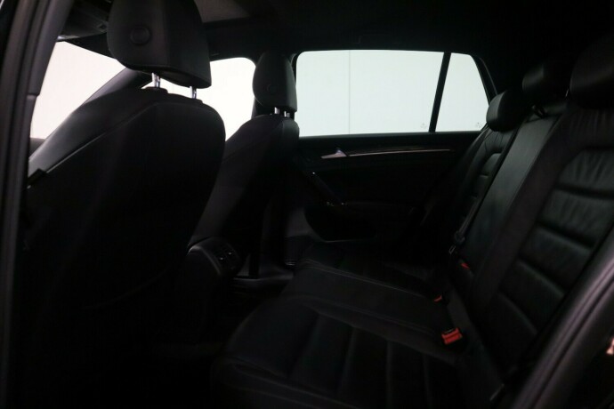 volkswagen-golf-bensin-2015-big-14