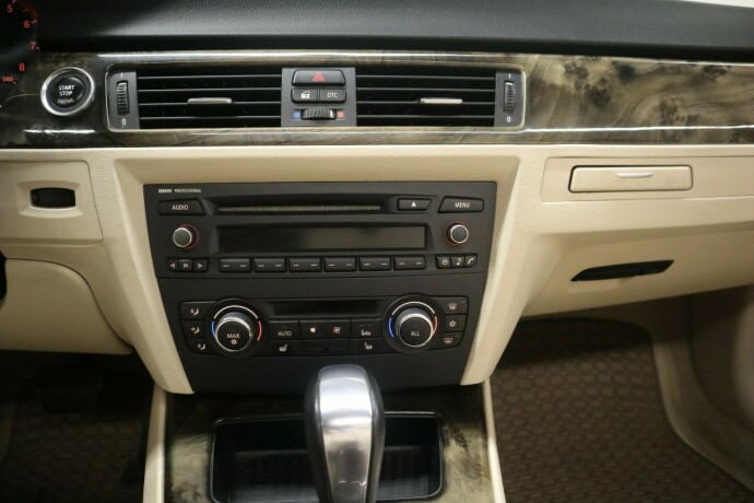 bmw-3-serie-bensin-2010-big-28