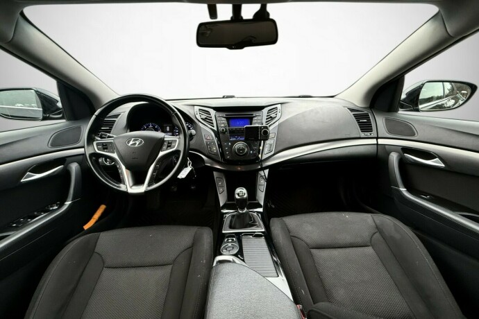 hyundai-i40-diesel-2012-big-23