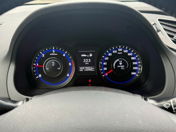 hyundai-i40-diesel-2012-big-15