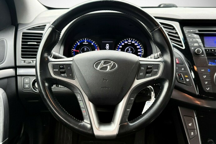 hyundai-i40-diesel-2012-big-24