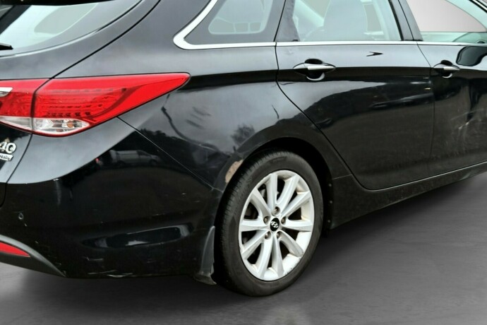 hyundai-i40-diesel-2012-big-8