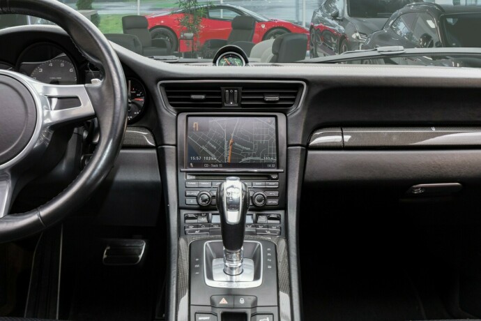 porsche-911-bensin-2012-big-19