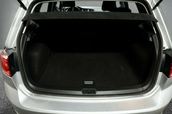 volkswagen-golf-elektrisitet-2019-big-18