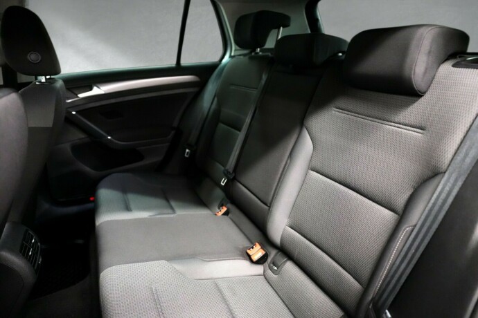 volkswagen-golf-elektrisitet-2019-big-16