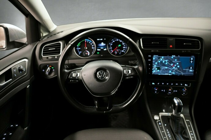 volkswagen-golf-elektrisitet-2019-big-11