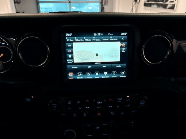 jeep-wrangler-diesel-2021-big-39