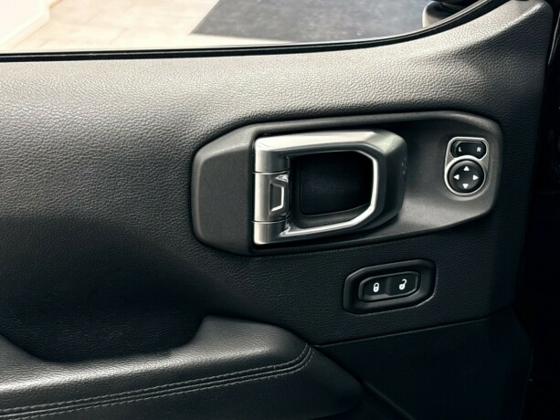 jeep-wrangler-diesel-2021-big-28