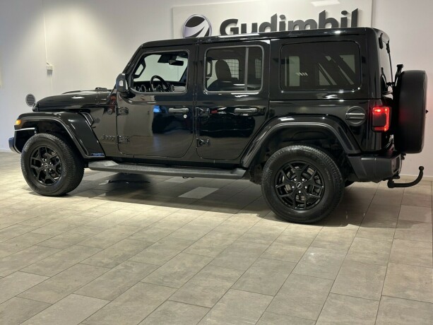 jeep-wrangler-diesel-2021-big-2