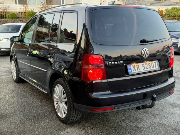 volkswagen-touran-diesel-2008-big-5