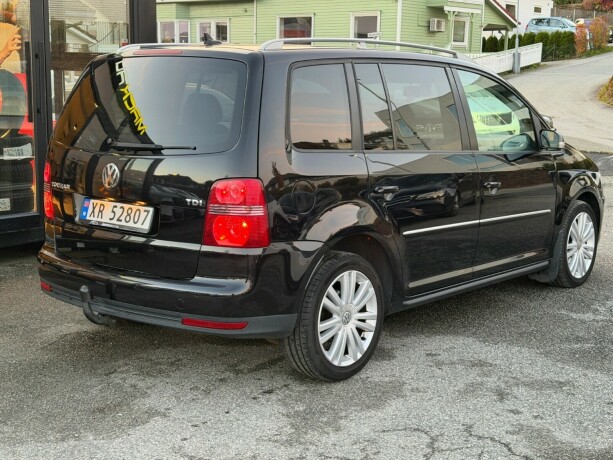 volkswagen-touran-diesel-2008-big-4