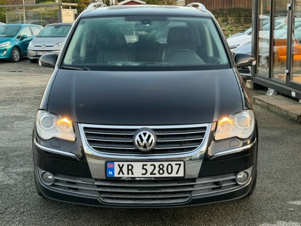 volkswagen-touran-diesel-2008-big-1