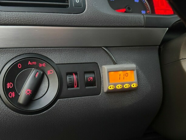 volkswagen-touran-diesel-2008-big-14