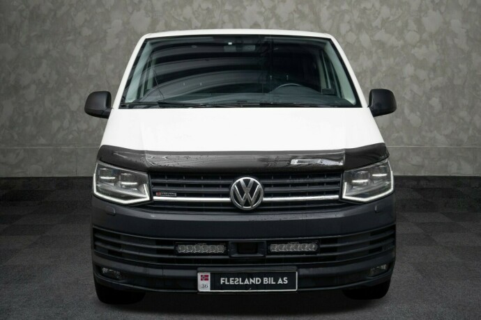 volkswagen-transporter-diesel-2017-big-6